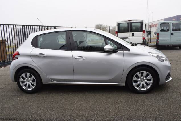 PEUGEOT 208 1.6 HDI ACTIVE / 5 PORTES / 89900 KMS 8