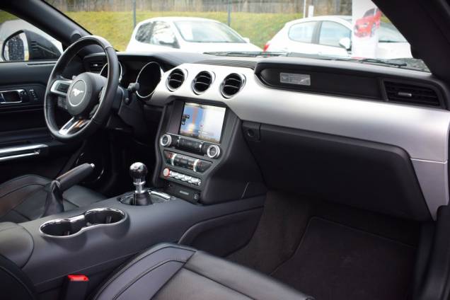 FORD MUSTANG 2.3 ECO BOOST 314 CV BVM 6 / 32 000 KMS / SHAKER SOUND / SUIVI COMPLET 24