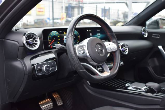 MERCEDES-BENZ CLASSE A AMG LINE 180 D 116 CV 7G-DCT / BURMESTER / ORIGINE FRANCE / TOIT OUVRANT PANORAMIQUE 16