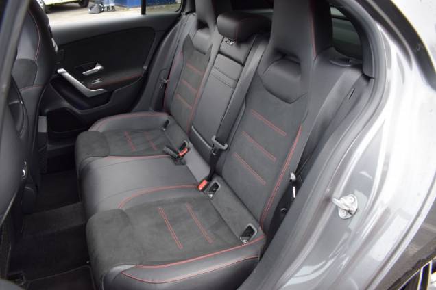 MERCEDES-BENZ CLASSE A AMG LINE 180 D 116 CV 7G-DCT / BURMESTER / ORIGINE FRANCE / TOIT OUVRANT PANORAMIQUE 21