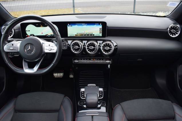 MERCEDES-BENZ CLASSE A AMG LINE 180 D 116 CV 7G-DCT / BURMESTER / ORIGINE FRANCE / TOIT OUVRANT PANORAMIQUE 25