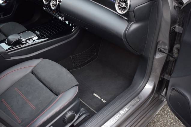 MERCEDES-BENZ CLASSE A AMG LINE 180 D 116 CV 7G-DCT / BURMESTER / ORIGINE FRANCE / TOIT OUVRANT PANORAMIQUE 31