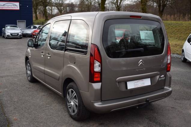 CITROEN BERLINGO MULTISPACE 1.6 HDI / CROCHET D'ATTELAGE / 1ère MAIN / 49900 KMS 3 CITROEN BERLINGO MULTISPACE 1.6 HDI / CROCHET D'ATTELAGE / 1ère MAIN / 49900 KMS 3
