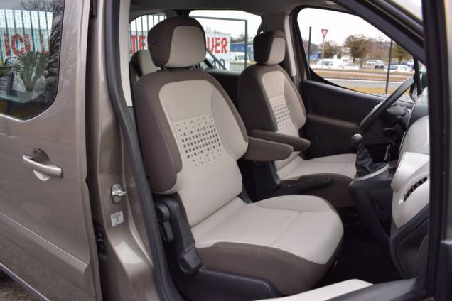 CITROEN BERLINGO MULTISPACE 1.6 HDI / CROCHET D'ATTELAGE / 1ère MAIN / 49900 KMS 12 CITROEN BERLINGO MULTISPACE 1.6 HDI / CROCHET D'ATTELAGE / 1ère MAIN / 49900 KMS 12