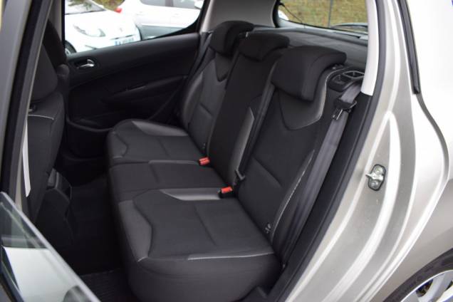 PEUGEOT 308 2.0 HDI 136 CV / 5 PORTES / 47900 KMS 13 PEUGEOT 308 2.0 HDI 136 CV / 5 PORTES / 47900 KMS 13