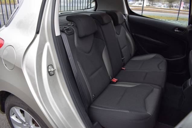 PEUGEOT 308 2.0 HDI 136 CV / 5 PORTES / 47900 KMS 14 PEUGEOT 308 2.0 HDI 136 CV / 5 PORTES / 47900 KMS 14