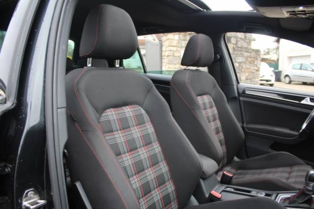 VOLKSWAGEN GOLF 7 GTI 2.0 TSI 220 CV DSG6 / TOIT OUVRANT 13 VOLKSWAGEN GOLF 7 GTI 2.0 TSI 220 CV DSG6 / TOIT OUVRANT 13