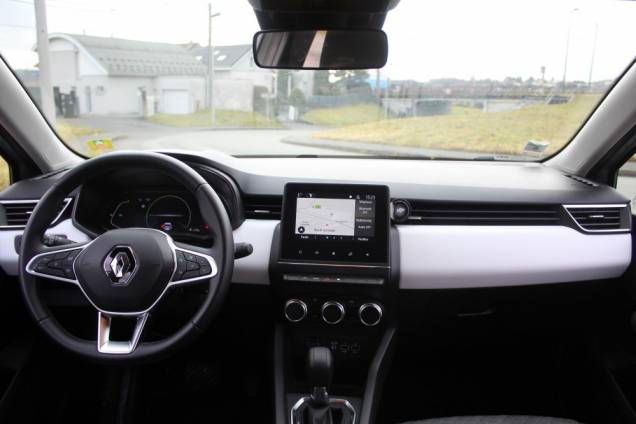 RENAULT CLIO EVOLUTION HYBRID 145 CV BVA / 1ER MAIN 10 RENAULT CLIO EVOLUTION HYBRID 145 CV BVA / 1ER MAIN 10