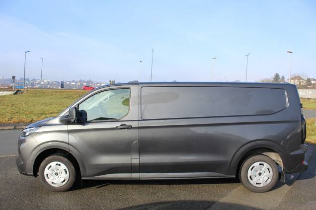 FORD TRANSIT CUSTOM TREND L2H1 2.0 170 CV BVA8 / 1ER MAIN 4 FORD TRANSIT CUSTOM TREND L2H1 2.0 170 CV BVA8 / 1ER MAIN 4