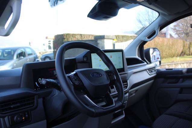 FORD TRANSIT CUSTOM TREND L2H1 2.0 170 CV BVA8 / 1ER MAIN 8 FORD TRANSIT CUSTOM TREND L2H1 2.0 170 CV BVA8 / 1ER MAIN 8