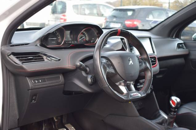 PEUGEOT 208 GTI 1.6 THP 200 CV / 74500 KMS / CARNET COMPLET 10