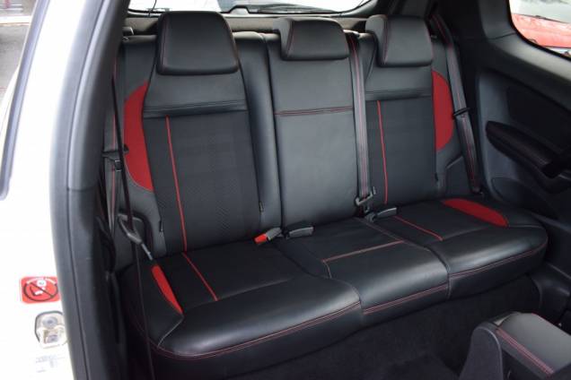 PEUGEOT 208 GTI 1.6 THP 200 CV / 74500 KMS / CARNET COMPLET 16 PEUGEOT 208 GTI 1.6 THP 200 CV / 74500 KMS / CARNET COMPLET 16