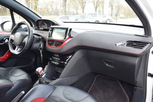 PEUGEOT 208 GTI 1.6 THP 200 CV / 74500 KMS / CARNET COMPLET 18