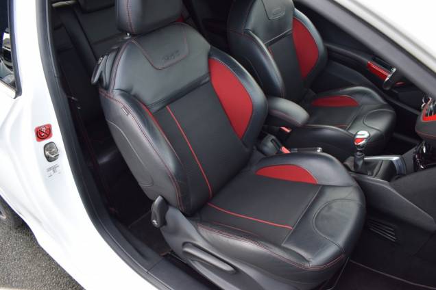 PEUGEOT 208 GTI 1.6 THP 200 CV / 74500 KMS / CARNET COMPLET 19 PEUGEOT 208 GTI 1.6 THP 200 CV / 74500 KMS / CARNET COMPLET 19