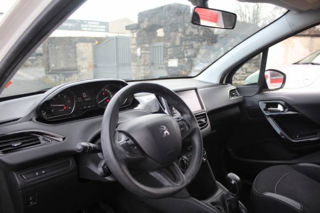 PEUGEOT 208 ACTIVE 1.6 BLUEHDI 100 CV BVM5 / ORIGINE FRANCE 9