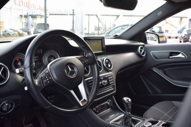 MERCEDES BENZ CLASSE A 200 SENSATION 156 CV BV6 11