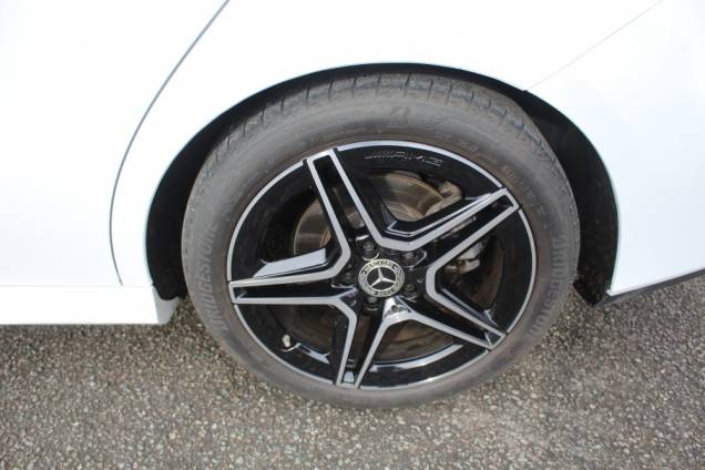 MERCEDES BENZ CLASSE CLA 220 AMG LINE 190 CV 8G-DCT / TOIT OUVRANT PANORAMIQUE / ORIGINE FRANCE 9