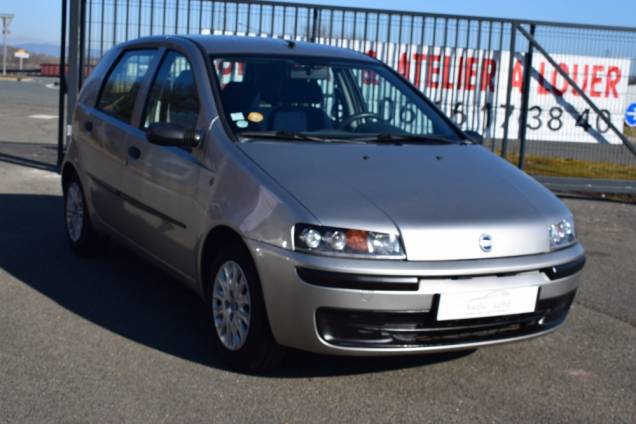 FIAT PUNTO 1.2 80 CV 5 PORTES / 1ère MAIN / 61500 KMS 2 FIAT PUNTO 1.2 80 CV 5 PORTES / 1ère MAIN / 61500 KMS 2