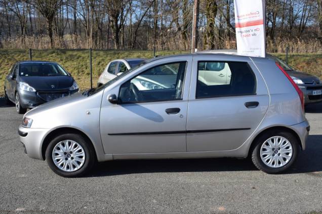 FIAT PUNTO 1.2 80 CV 5 PORTES / 1ère MAIN / 61500 KMS 7 FIAT PUNTO 1.2 80 CV 5 PORTES / 1ère MAIN / 61500 KMS 7