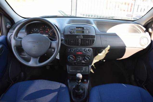 FIAT PUNTO 1.2 80 CV 5 PORTES / 1ère MAIN / 61500 KMS 16 FIAT PUNTO 1.2 80 CV 5 PORTES / 1ère MAIN / 61500 KMS 16