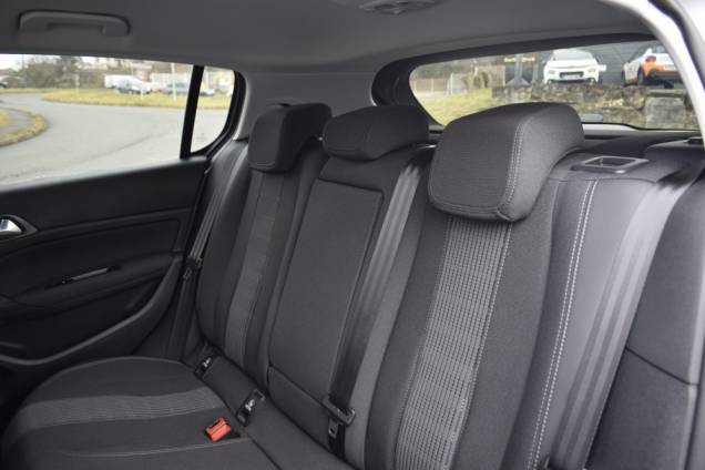 PEUGEOT 308 ALLURE 130 CV EAT8 12