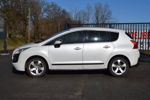 PEUGEOT 3008 PREMIUM 2.0 HDI 150 CV BVM 6  8