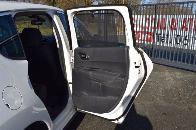 PEUGEOT 3008 PREMIUM 2.0 HDI 150 CV BVM 6  16