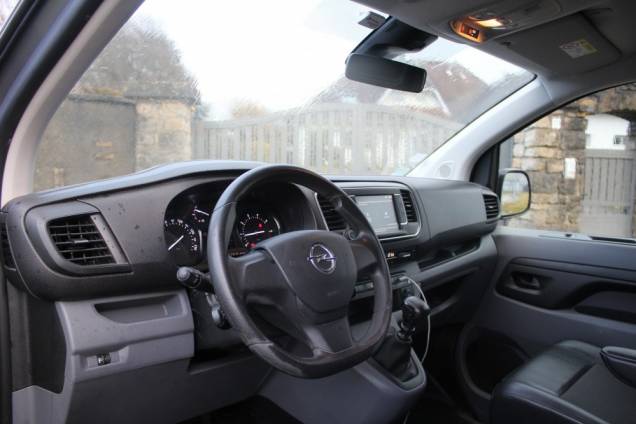 OPEL VIVARO FOURGON L2 STANDARD ESSENTIA 1.5D 120 CV BVM6 / ORIGINE FRANCE 10 OPEL VIVARO FOURGON L2 STANDARD ESSENTIA 1.5D 120 CV BVM6 / ORIGINE FRANCE 10