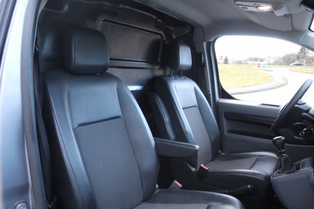 OPEL VIVARO FOURGON L2 STANDARD ESSENTIA 1.5D 120 CV BVM6 / ORIGINE FRANCE 12 OPEL VIVARO FOURGON L2 STANDARD ESSENTIA 1.5D 120 CV BVM6 / ORIGINE FRANCE 12