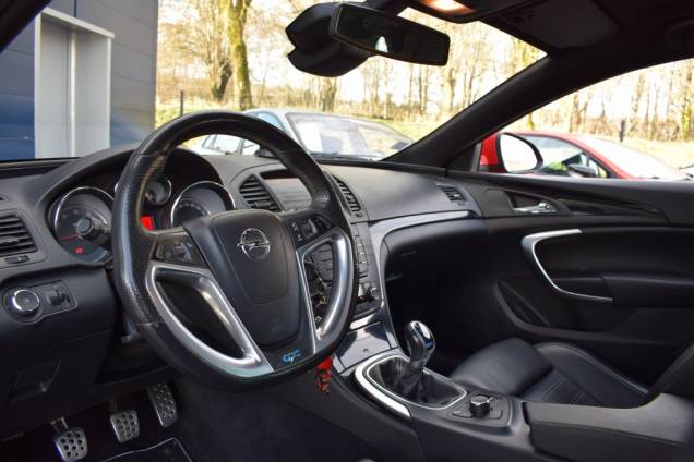 OPEL INSIGNIA SPORT TOURER OPC 2.8 V6 4X4 325 CV 11 OPEL INSIGNIA SPORT TOURER OPC 2.8 V6 4X4 325 CV 11