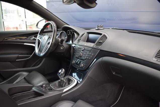 OPEL INSIGNIA SPORT TOURER OPC 2.8 V6 4X4 325 CV 14 OPEL INSIGNIA SPORT TOURER OPC 2.8 V6 4X4 325 CV 14