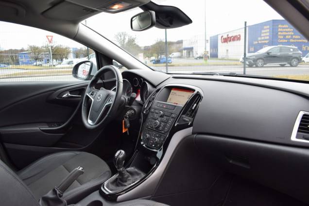 OPEL ASTRA COSMO 1.4 TURBO 140 CV BV6 / 1ERE MAIN 15 OPEL ASTRA COSMO 1.4 TURBO 140 CV BV6 / 1ERE MAIN 15