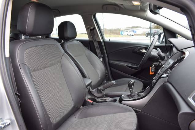 OPEL ASTRA COSMO 1.4 TURBO 140 CV BV6 / 1ERE MAIN 16 OPEL ASTRA COSMO 1.4 TURBO 140 CV BV6 / 1ERE MAIN 16