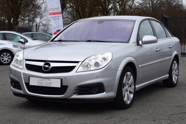 OPEL VECTRA COSMO 1.9 CDTI 120 CV / 1ere MAIN 1 OPEL VECTRA COSMO 1.9 CDTI 120 CV / 1ere MAIN 1