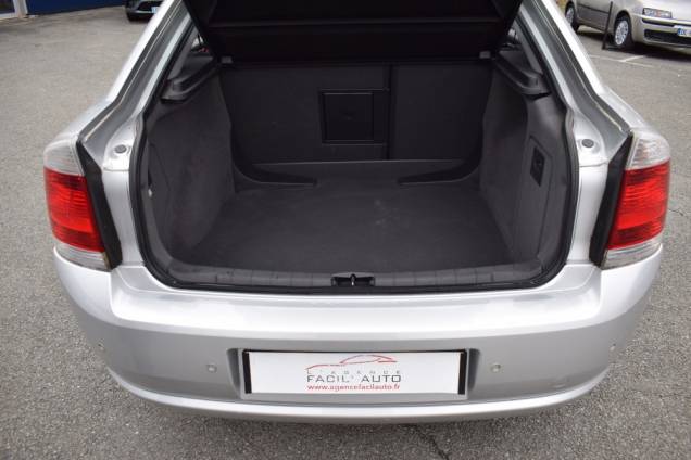 OPEL VECTRA COSMO 1.9 CDTI 120 CV / 1ere MAIN 16 OPEL VECTRA COSMO 1.9 CDTI 120 CV / 1ere MAIN 16