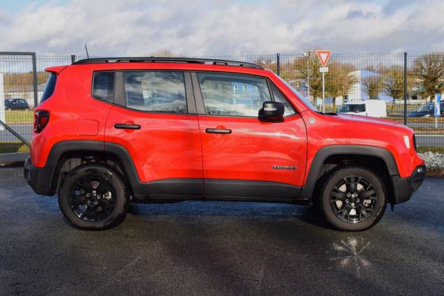 JEEP RENEGADE TRAIL HAWK 4XE HYBRIDE RECHARGEABLE 240 CV  BVA6 / 30 000 KMS / 1ere mAIN / GARANTIE JUSQU'EN 10/2027 7
