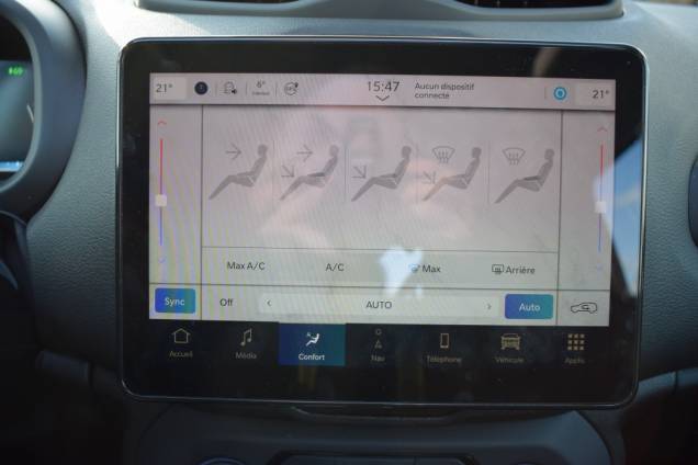 JEEP RENEGADE TRAIL HAWK 4XE HYBRIDE RECHARGEABLE 240 CV BVA6 / 30 000 KMS / 1ere mAIN / GARANTIE JUSQU'EN 10/2027 29 JEEP RENEGADE TRAIL HAWK 4XE HYBRIDE RECHARGEABLE 240 CV BVA6 / 30 000 KMS / 1ere mAIN / GARANTIE JUSQU'EN 10/2027 29