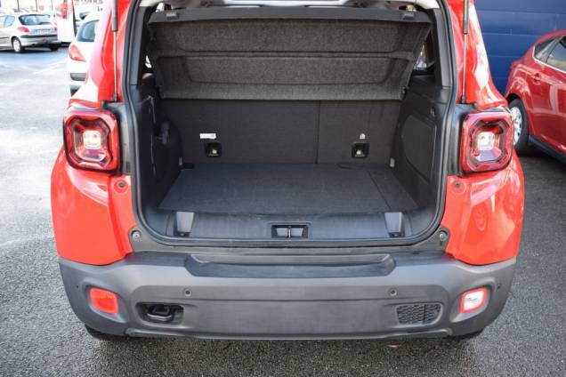JEEP RENEGADE TRAIL HAWK 4XE HYBRIDE RECHARGEABLE 240 CV  BVA6 / 30 000 KMS / 1ere mAIN / GARANTIE JUSQU'EN 10/2027 40