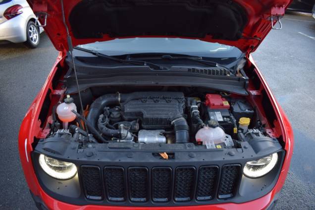 JEEP RENEGADE TRAIL HAWK 4XE HYBRIDE RECHARGEABLE 240 CV BVA6 / 30 000 KMS / 1ere mAIN / GARANTIE JUSQU'EN 10/2027 44 JEEP RENEGADE TRAIL HAWK 4XE HYBRIDE RECHARGEABLE 240 CV BVA6 / 30 000 KMS / 1ere mAIN / GARANTIE JUSQU'EN 10/2027 44