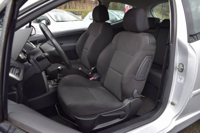 PEUGEOT 207 1.4 16 V 90 CV / 78500 KMS 11