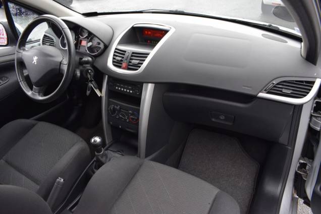 PEUGEOT 207 1.4 16 V 90 CV / 78500 KMS 17