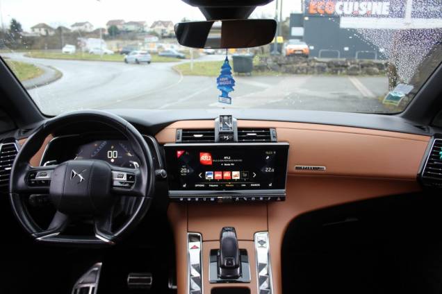 DS DS7 CROSSBACK GRAND CHIC OPERA 2.0 BLUEHDI 180 CV EAT8 / ORIGINE FRANCE 8 DS DS7 CROSSBACK GRAND CHIC OPERA 2.0 BLUEHDI 180 CV EAT8 / ORIGINE FRANCE 8