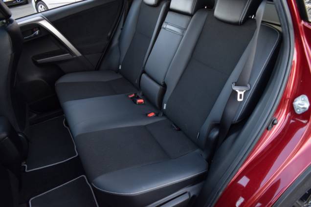 TOYOTA RAV4 BLACK EDITION 2.5 197 CV HYBRID 2WD / 30600 KMS / 1ere MAIN 16 TOYOTA RAV4 BLACK EDITION 2.5 197 CV HYBRID 2WD / 30600 KMS / 1ere MAIN 16