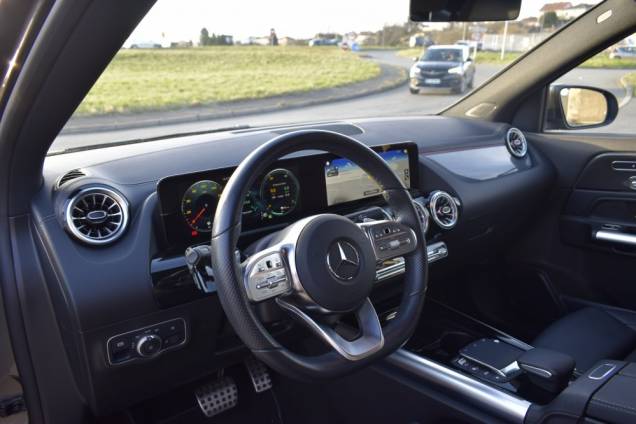 MERCEDES GLA AMG LINE 250e 8G-DCT 9 MERCEDES GLA AMG LINE 250e 8G-DCT 9