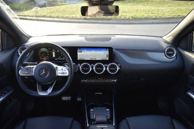 MERCEDES GLA AMG LINE 250e 8G-DCT 12 MERCEDES GLA AMG LINE 250e 8G-DCT 12