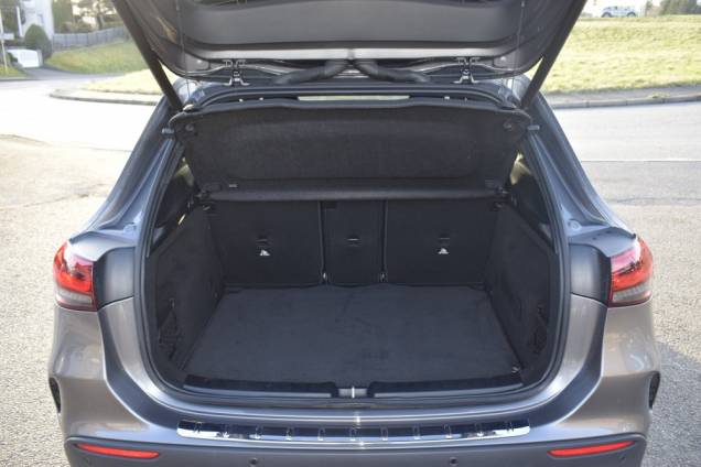 MERCEDES GLA AMG LINE 250e 8G-DCT 13 MERCEDES GLA AMG LINE 250e 8G-DCT 13