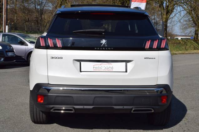 PEUGEOT 3008 GT HYBRID4 e-EAT8 300 CV 8 PEUGEOT 3008 GT HYBRID4 e-EAT8 300 CV 8