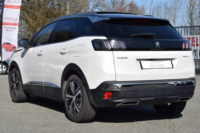 PEUGEOT 3008 GT HYBRID4 e-EAT8 300 CV 4 PEUGEOT 3008 GT HYBRID4 e-EAT8 300 CV 4