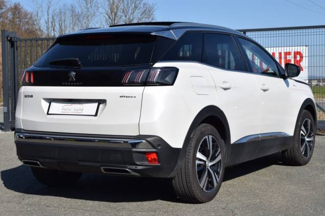 PEUGEOT 3008 GT HYBRID4 e-EAT8 300 CV 5 PEUGEOT 3008 GT HYBRID4 e-EAT8 300 CV 5