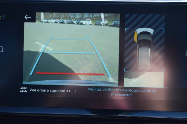 PEUGEOT 3008 GT HYBRID4 e-EAT8 300 CV 12 PEUGEOT 3008 GT HYBRID4 e-EAT8 300 CV 12